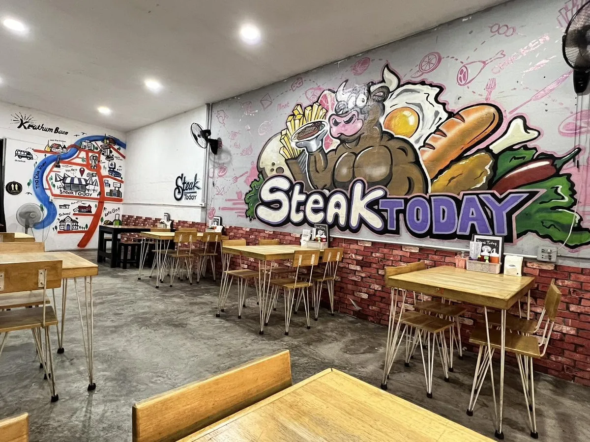 บรรยากาศร้าน Steak Today — มุมตกแต่งภายในร้าน
